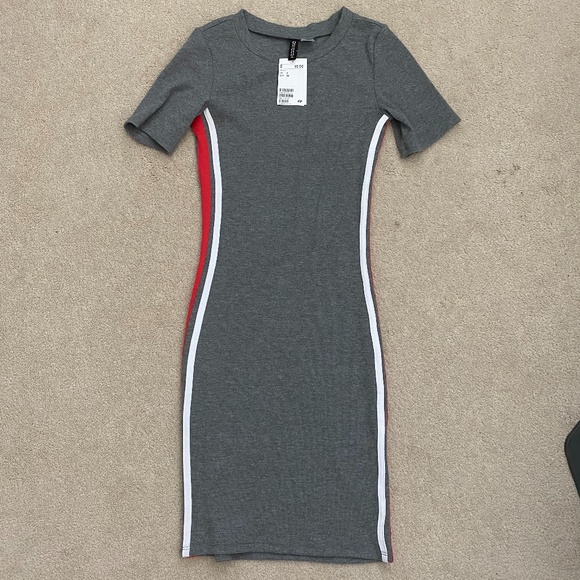 H&M - t-shirt fitted dress - Picture 1 of 2